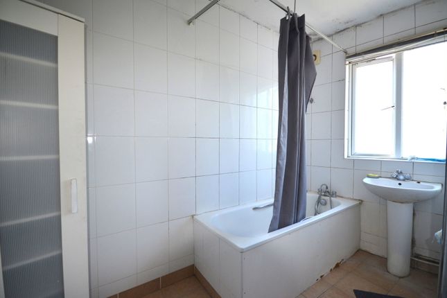 19a Belmont Circle, Kenton Lane, Harrow photo 4