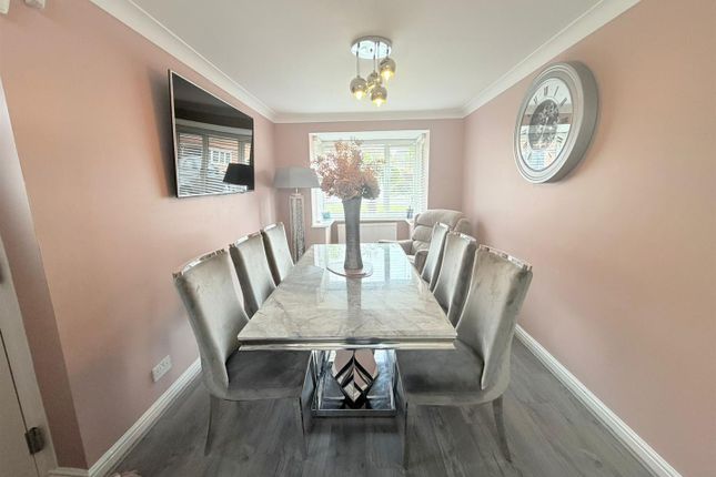 9, Ashdowne Lawns, Stalybridge photo 4