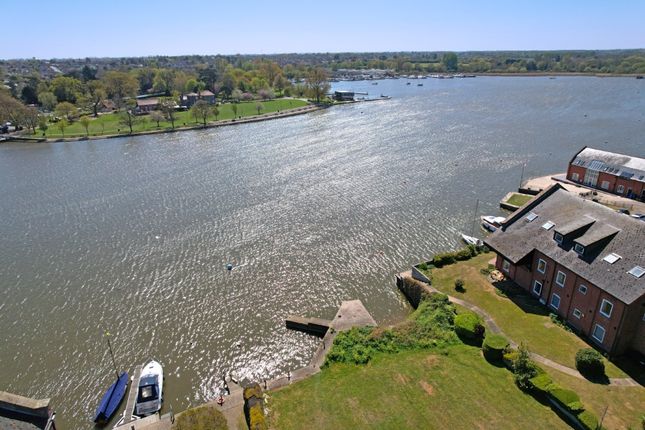 51, Swonnells Walk, Oulton Broad photo 5