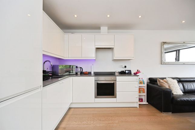 66, Regent House, Hubert Road, BRENTWOOD photo 3