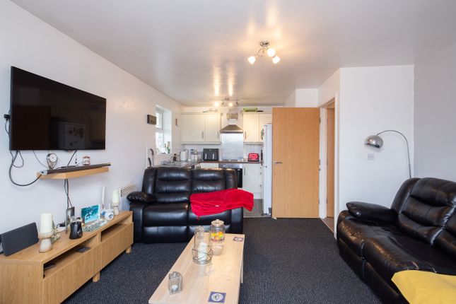 90, Weavermill Park, Wigan photo 3