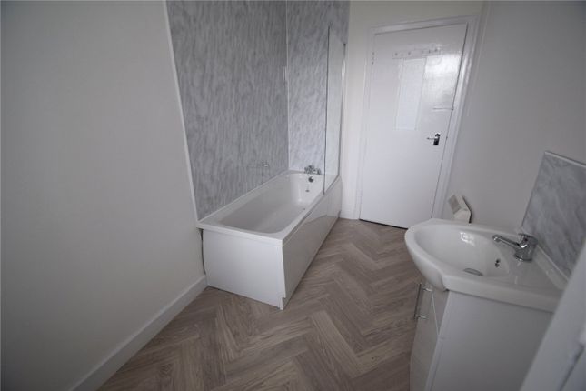 Flat 2, 10, Fort Terrace, East Riding of Yorkshire photo 3