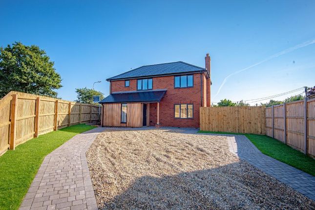 Thumbnail Detached house for sale in Cattawade Street, Brantham