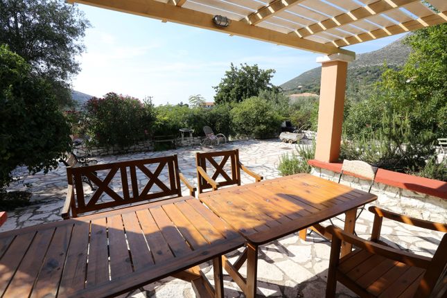 Villa for sale in Divarata 280 81, Greece