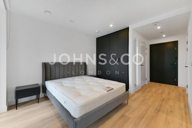 Hearwood Boulevard, London photo 2