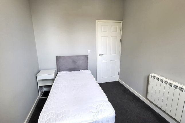 Thumbnail Room to rent in Room 3, 2-4 Auckland Road, Doncaster