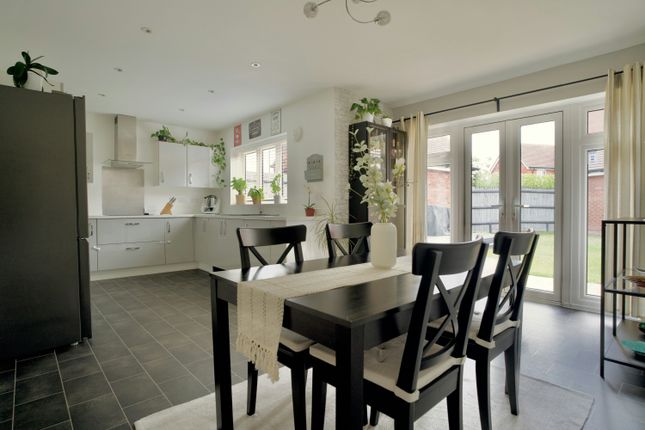 11, Bodding Avenue, Southampton photo 4