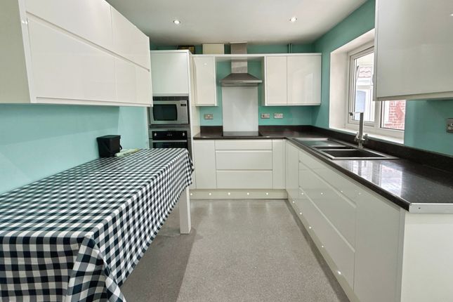 50, Ellerby Avenue, Swinton photo 4