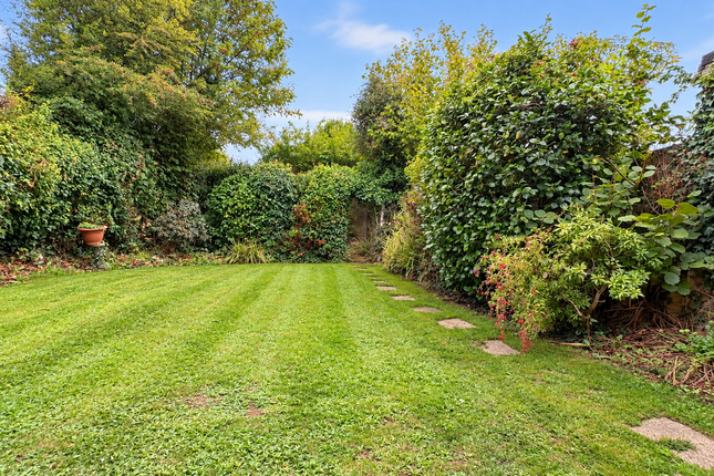 43, Selborne Close, Petersfield photo 2