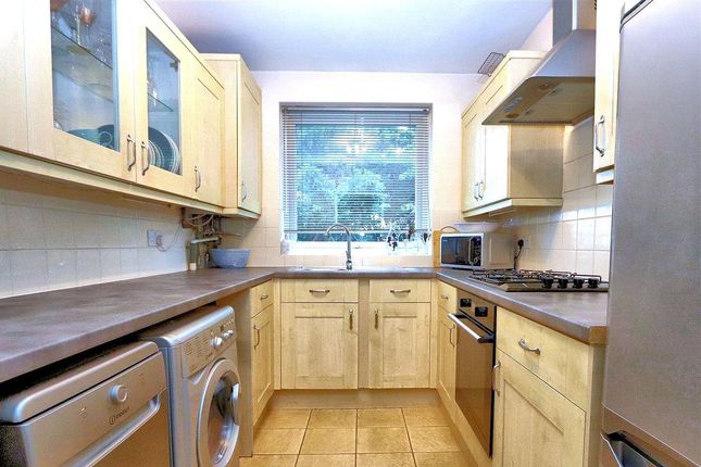 42, Cedar Court, Epping photo 2