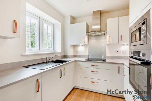 10 Weavers House, Highgate Hill, Hawkhurst photo 2