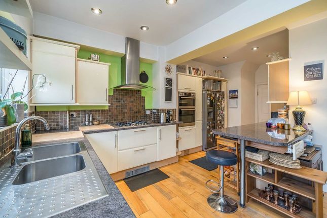 72, Semley Road, London photo 4