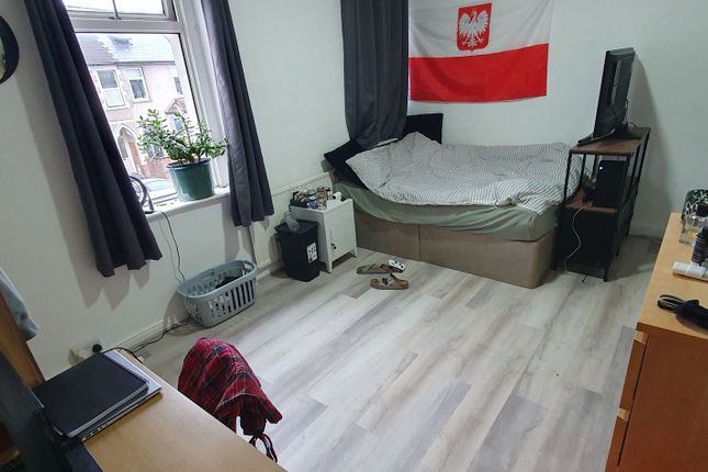 4-bed terraced on 31 Llantrisant Street, Cardiff, £2,400/mo