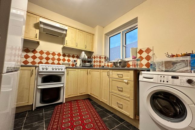 Avenue Road, Romford photo 5