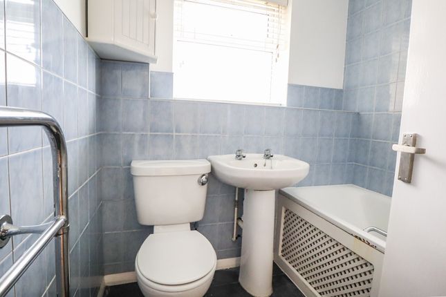 Flat for sale in Bloomfield Road, Harpenden