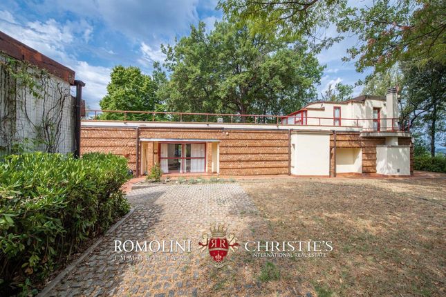 Villa for sale in Montespertoli, Tuscany, Italy