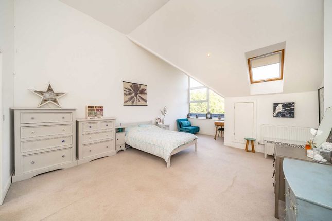 8, South Oak Road, London photo 4
