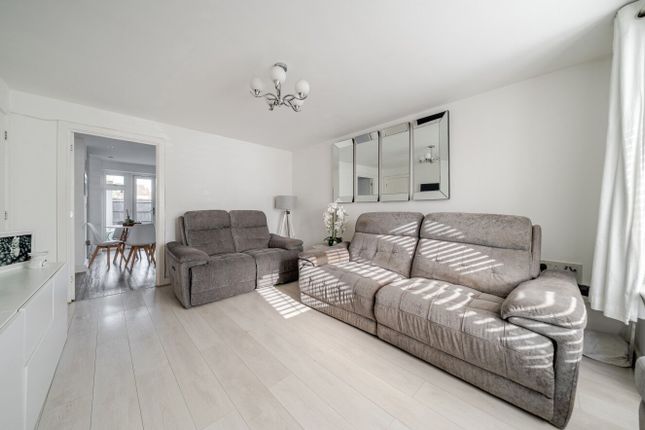 10, Field Place, Havant photo 3