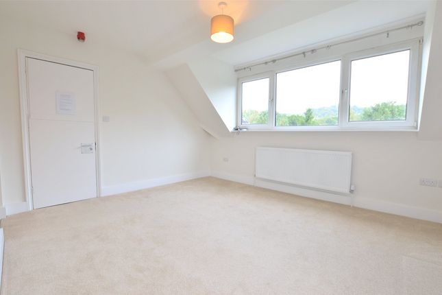 Flat to rent in Somers Road, Reigate, Surrey