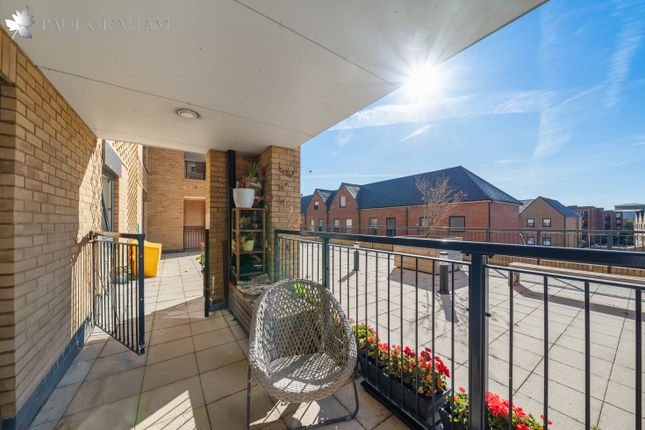 Flat 15 Pointelle House, London Road, Hackbridge photo 2