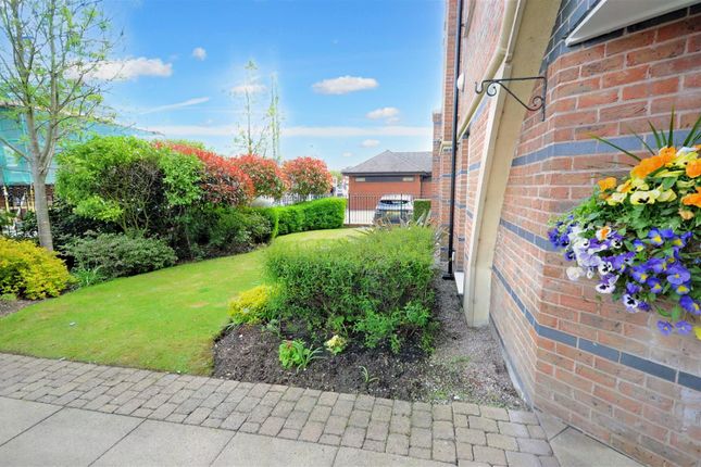 23, Joules Court, Stone photo 3