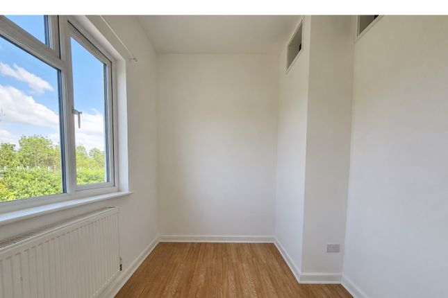 43, Myrtle Road, Hounslow photo 4