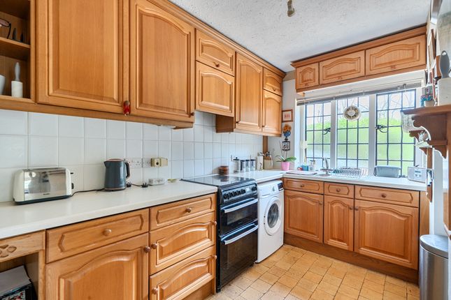 70, Rook Lane, Caterham photo 3