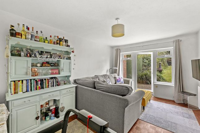 81, Russell Road, Buckhurst Hill photo 2
