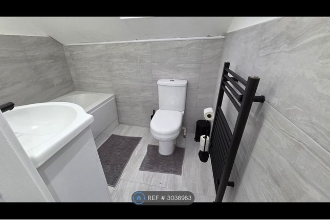 Wortley Lodge, Flat, Leeds photo 5