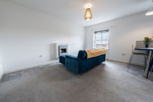 14 Underwood Court, Leicester photo 2