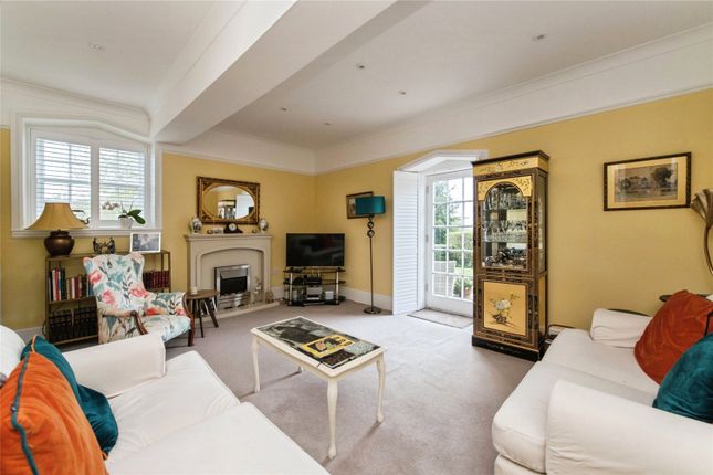 11, Woodbury Walk, Exeter photo 2