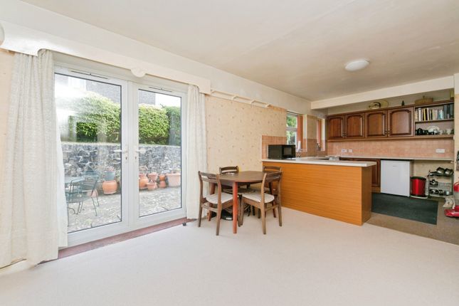 18, Wynn Drive, Colwyn Bay photo 4