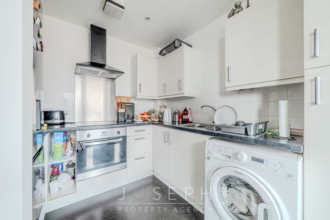 Flat 405, Leven Court, Ipswich photo 4
