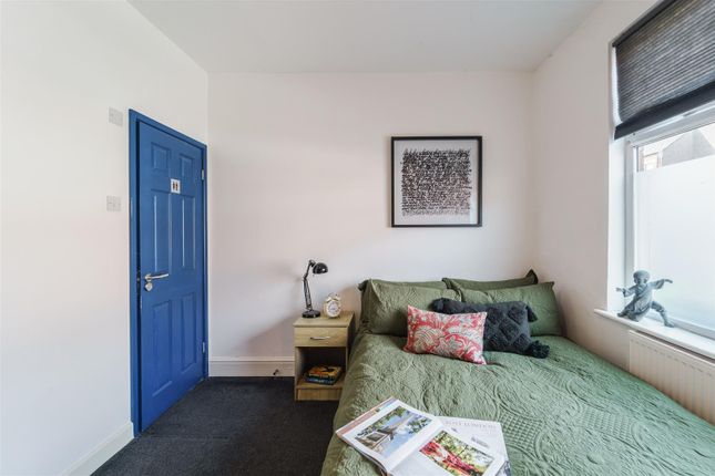 Room 1, 4, Centaur Road, Coventry photo 4