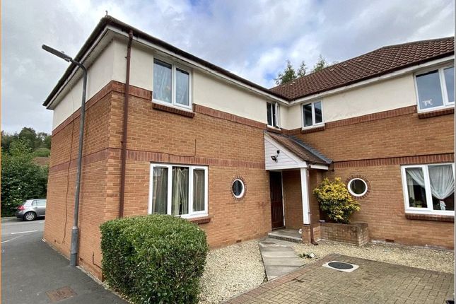 Thumbnail Flat to rent in Roegate Drive, St. Annes Park, Bristol, Somerset