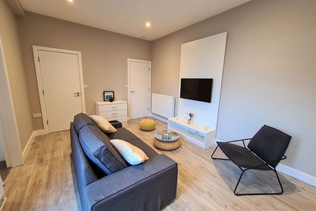 Flat 10 Wren House 19- 23 Exchange Road, Watford photo 4