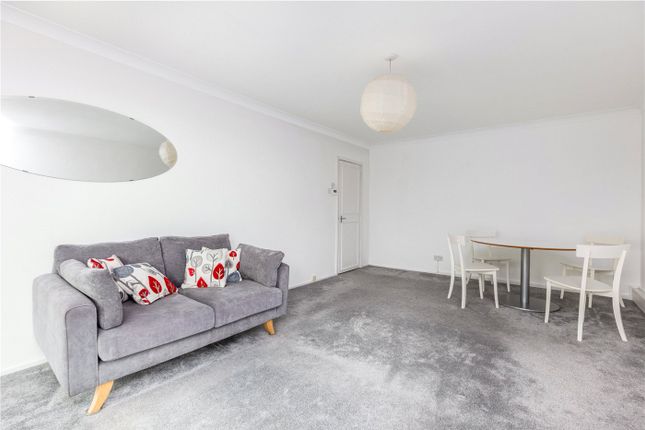 Flat 10,, Southwood Heights, London photo 4