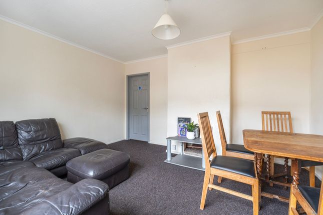 3 Langton Close, Norwich photo 2