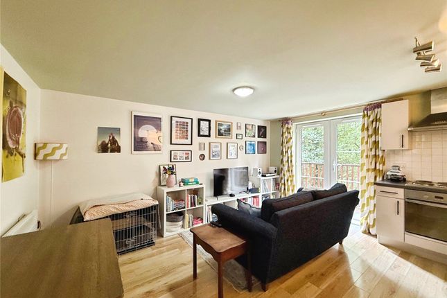 76, Watersmeet, Hitchin photo 4
