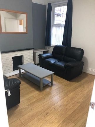 15 Falmouth Livingroom.Jpg