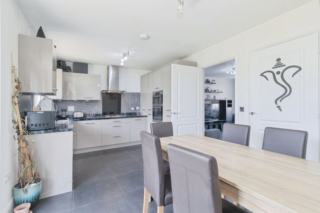 4, Borrowby Close, Leicester photo 4