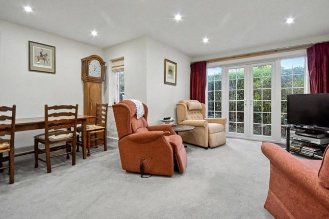 6 Edenwood Heights, 49, Ridgway Road, Surrey photo 2