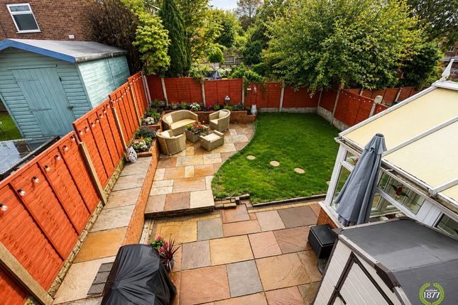 43 Peel Mount, Blackburn photo 4