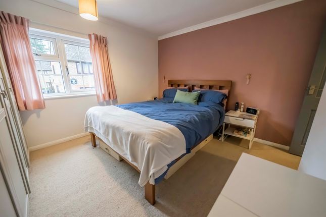 End terrace house for sale in King Street, Tring