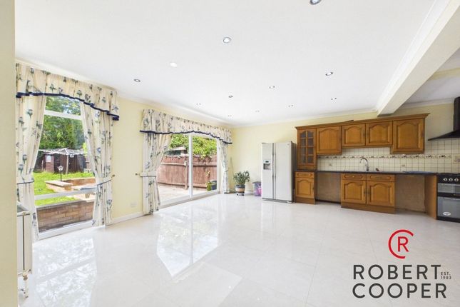 42, Dawlish Drive, Pinner photo 4