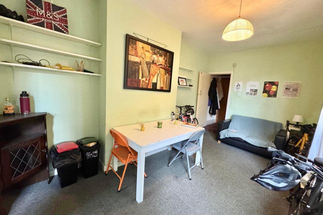 156, Manchester photo 4