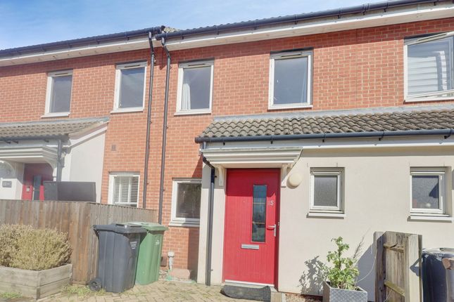 15, Nightingale Grove, Basildon photo 3