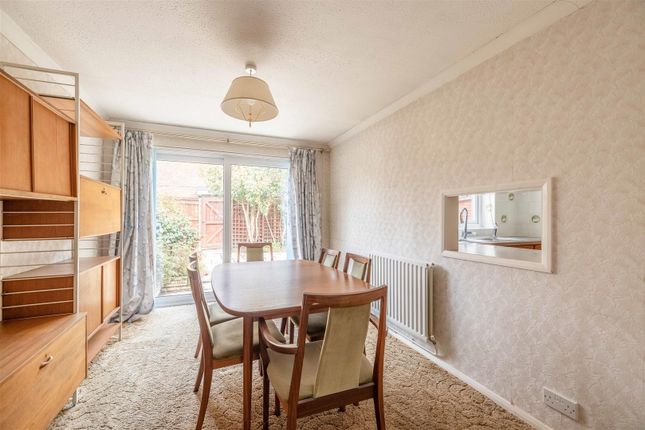 45, Holly Crescent, Windsor photo 4
