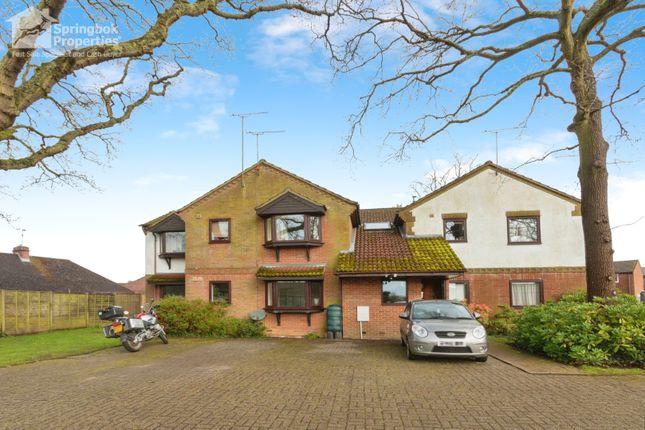 Thumbnail Flat for sale in Oaktrees Court, Oaktrees, Ash, Surrey, Hampshire