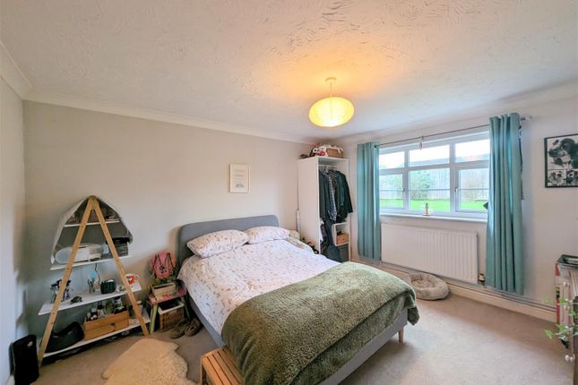 Flat for sale in Lugwardine, Hereford